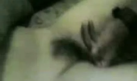 Seorang pria menjilat Lily kulit smp porn indo Rusia