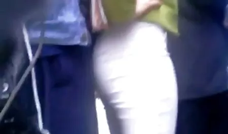 Jantungku berdegup kencang saat ibuku melihat mp4 indo porn sahabatnya