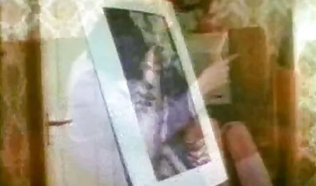 Di strip video sex indonesia terbaru bar memutar booty telanjang