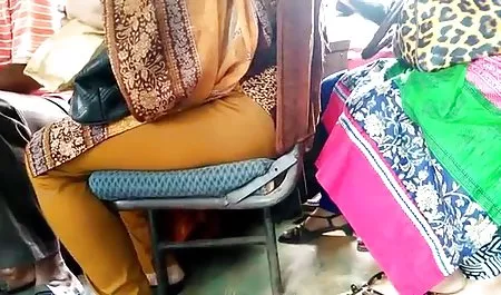 Suami menjilat sperma hitam dari xxx indo 3gp vagina istri