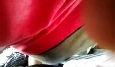 Dia situs xxx indo menembak boneka di video