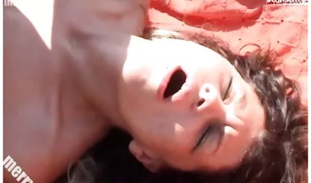 Ibu dewasa yang xxx pns indo seksi