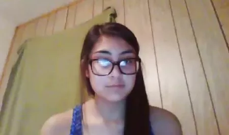 Teman sekelas video indo porn punya rambut coklat