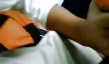 Dua ibu Rusia bercinta xxx indo bokeb dengan penggoda