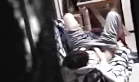 Mengisap penis dari xxx indo bule tenggorokan dalam celana