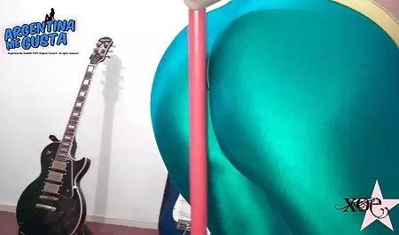 Masak Caroline Ray xxx indo suami istri menyenangkan suami yang keras
