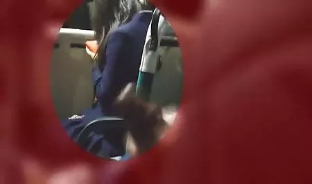 Audrey Bitoni memeriksa anggota kumpulan video xxx indo keparat baru