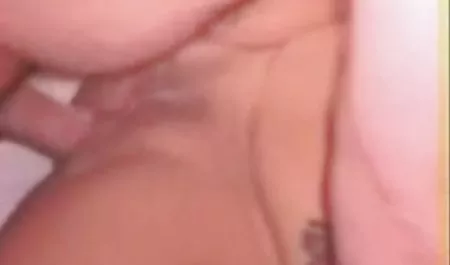 Lelaki itu melakukan hubungan seks standar di pita video tante indonesia sex elastis