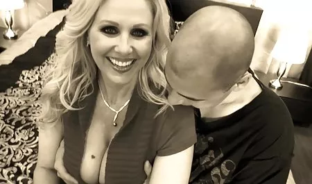 Ivana Kupalot yang porn tante indo sudah rusak